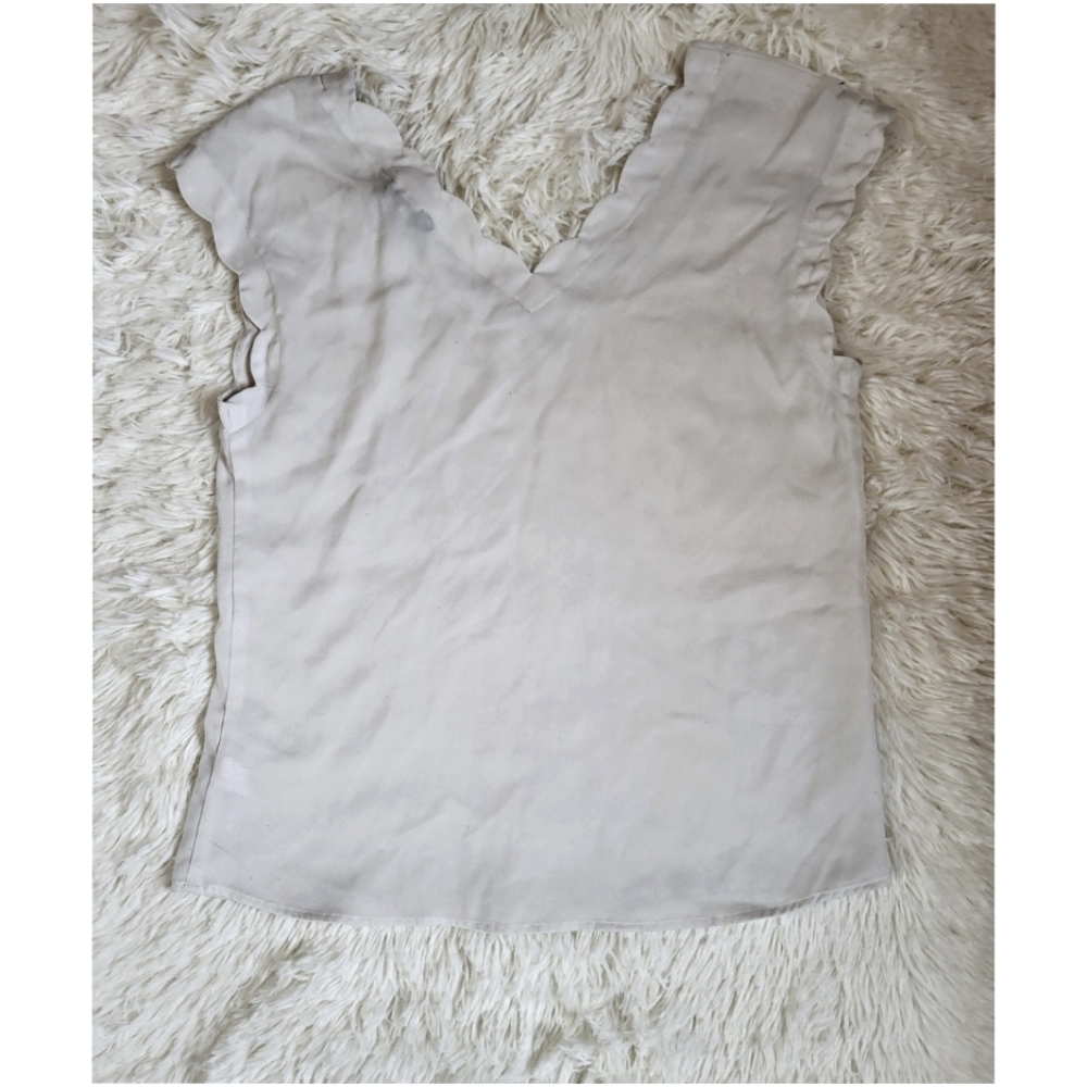 Express Sleeveless Blouse - Picture 2 of 4